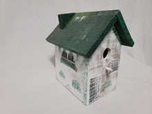 Load image into Gallery viewer, Wood Bird House