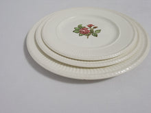 Load image into Gallery viewer, Wedgwood of Etruria &amp; Barlaston Moss Rose Plates